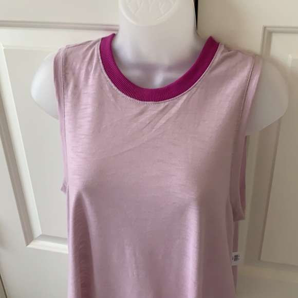 NWT Old Navy Active Tank - Picture 2 of 3